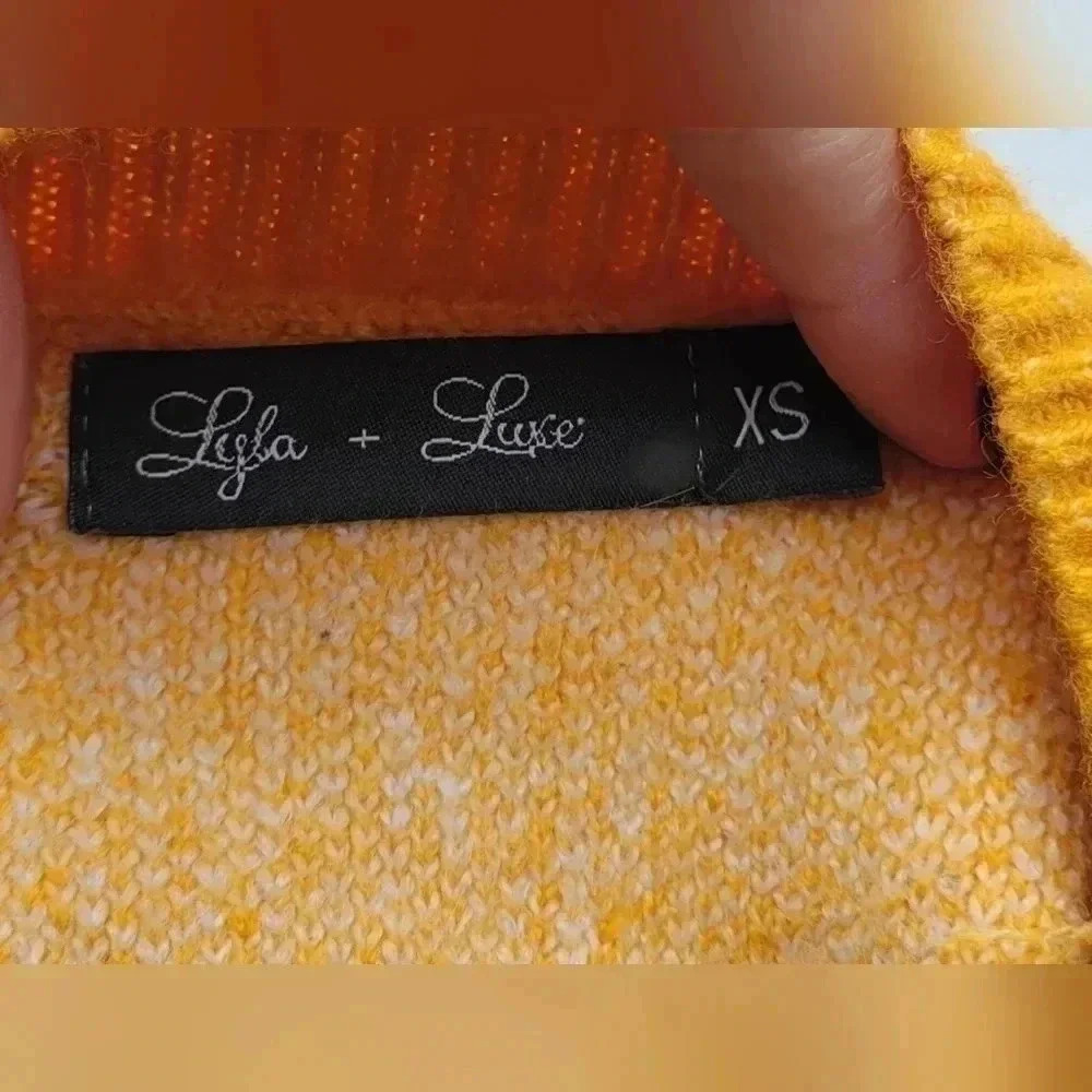 Lyla & Luxe Mango (yellow)/White Carter Check Sweater, size XS - Picture 9 of 9